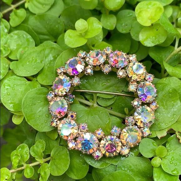 Vintage Karu Aurora Borealis Gold-tone Brooch - Picture 9 of 13